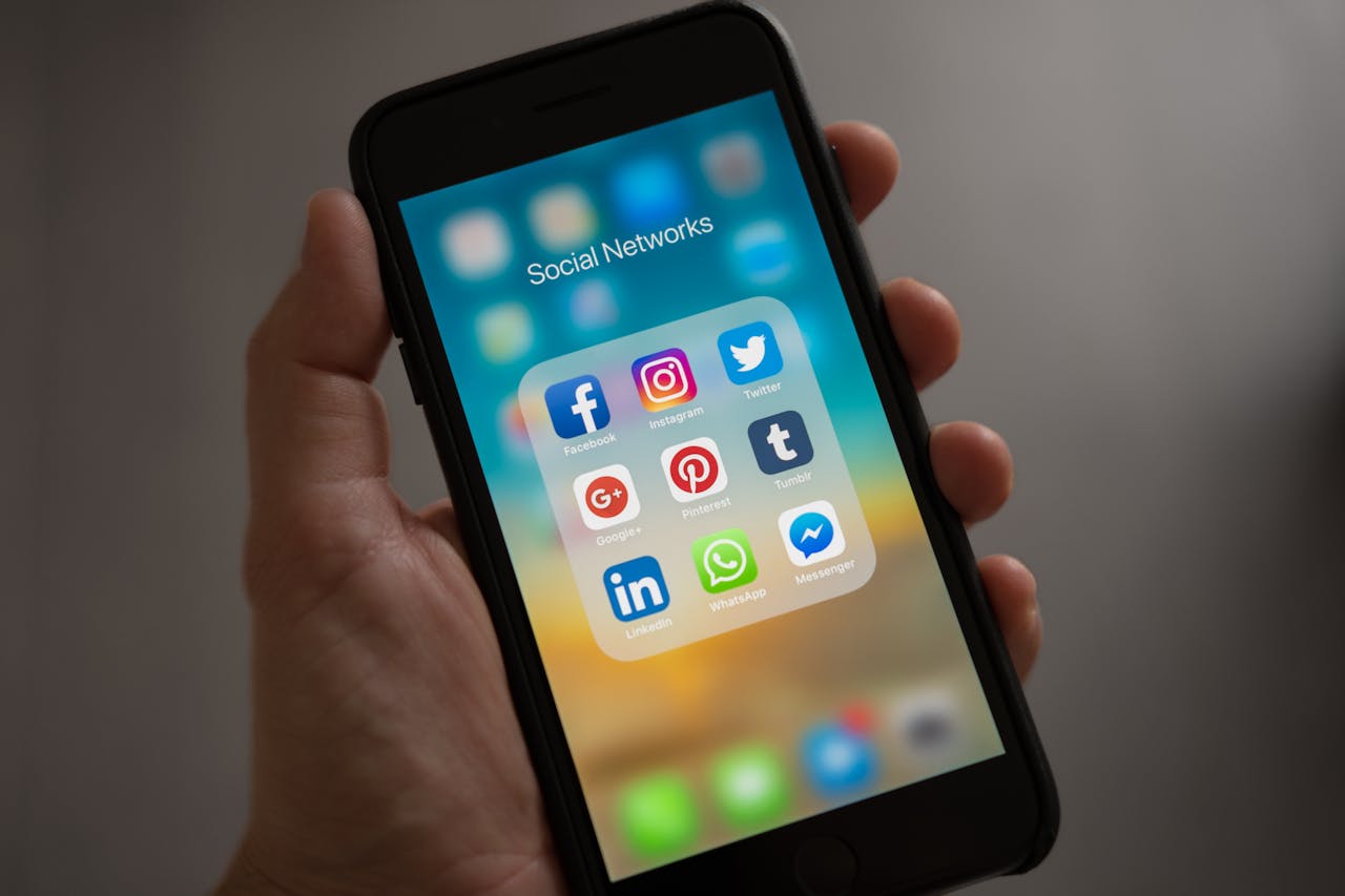 Social Media Hacks for Performance Brands: Engagement med Flying Superkids i 2025